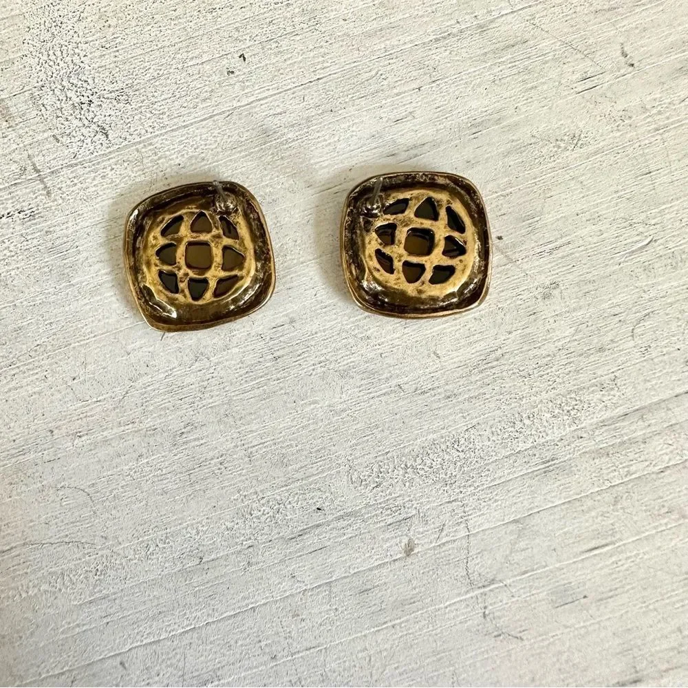 Chico’s Sienna post gold tone leopard earrings